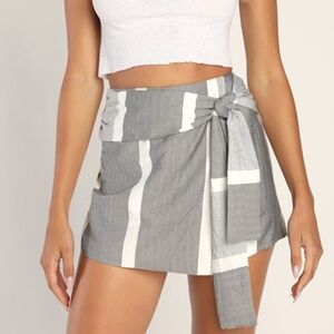 Lulus Adieu White And Grey Striped Tie-front Skort - Size S